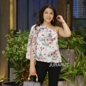 ✨เสื้อเปิดไหล่✨