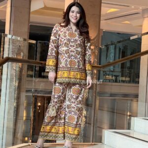 ✨เสื้อคอปีนนิดๆ✨