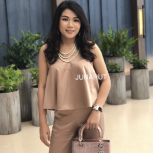 ✨เสื้อแขนกุดคอวี✨